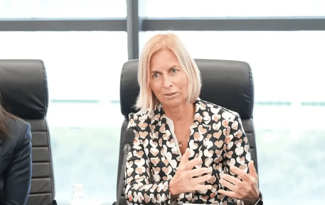 Bosch and Han's laser communication